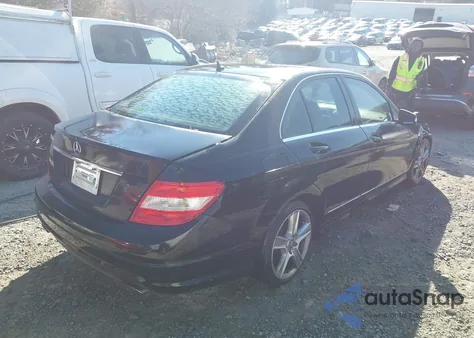 2011 Mercedes-Benz C 300 Luxury/Sport из США, поврежденный, VIN WDDGF5EB2BR168537